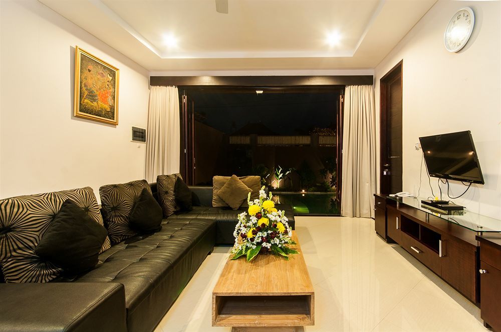 Villa Umah Puri *